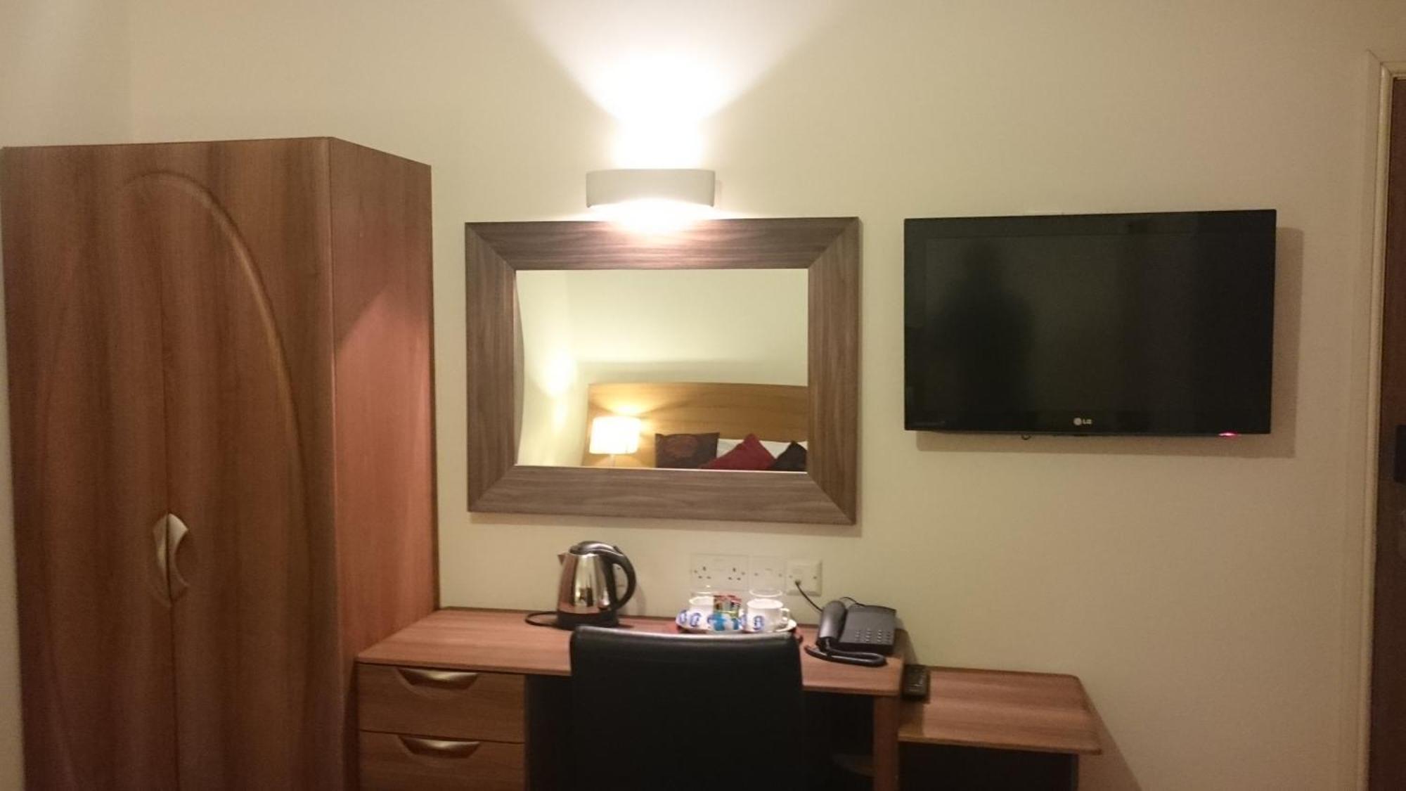 Gateway Express Otel Newport  Dış mekan fotoğraf